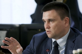 После рукопожатия с россиянами пересчитайте свои пальцы - Климкин