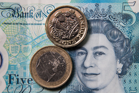 НБУ повысил курс гривны на четыре копейки