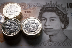 НБУ укрепил гривну на 5 копеек