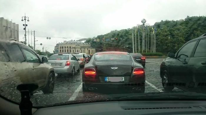 Как выглядят самые дорогие авто на "евробляхах" в Украине