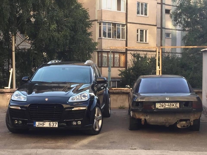 Как выглядят самые дорогие авто на "евробляхах" в Украине