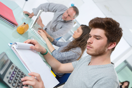 Кабмин повысил стипендии на 18% с 1 ноября