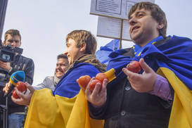 Сколько платят украинцы за отдых и лечение чиновников - инфографика