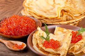 К Новому году красная икра подорожает на 50% - эксперт