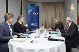 Порошенко и Юнкер обсудили новый финансовый пакет ЕС для Украины