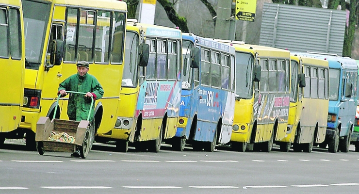 Около 40% киевских маршруток работают незаконно