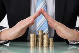 Средняя зарплата в Украине выросла почти на 40%