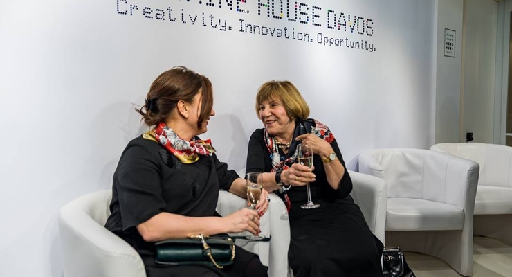 Коньяк, вино и легкие закуски. Чем угощали посетителей Украинского Дома в Давосе