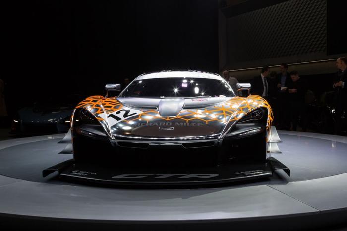 На автосалоне в Женеве показали самый быстрый гиперкар McLaren