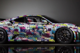 Разукрашенный Ferrari продадут на аукционе