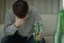 Украинцы тратят на алкоголь и сигареты больше, чем на здоровье