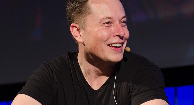 Маск назвал "скучными" вопросы об убытках Tesla