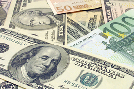 Украинцы удвоили продажу валюты