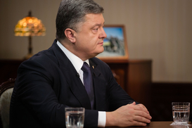 Порошенко поблагодарил НБУ за закрытие 98 банков