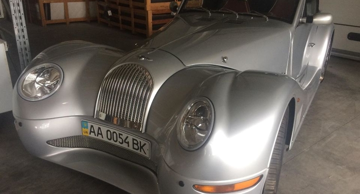 У украинского политика конфисковали кабриолет и выставили на торги