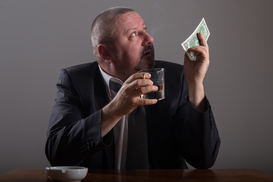 Сигареты и алкоголь стремительно дорожают: чего ждать дальше