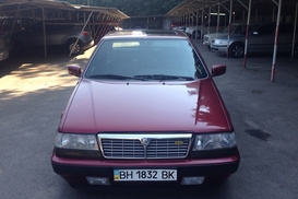 В США продают коллекционный спортивный седан, привезенный из Украины