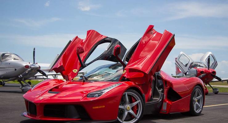 На аукцион выставлен эксклюзивный Ferrari La Ferrari 2015
