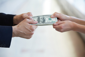 Для украинских работодателей могут ввести пеню за задержку зарплаты