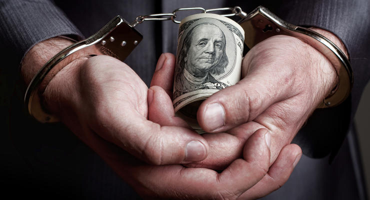 Ровенскому чиновнику за 13 тыс гривен взятки дадут до 10 лет тюрьмы