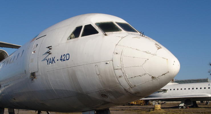 Львовские авиалинии пустили самолет с молотка из-за зарплатных долгов