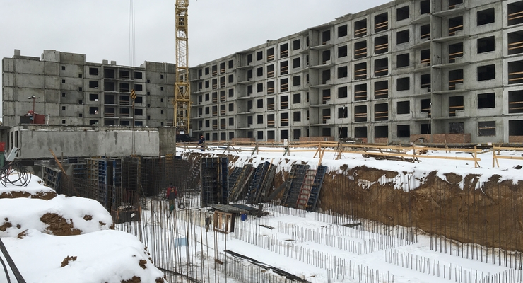 Выгодно ли вкладывать деньги в квартиру на этапе котлована