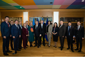 Порошенко: В ЕС одобрили синхронизацию европейского энергорынка с украинским