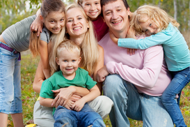 Правительство усилило социальную защиту детей переселенцев