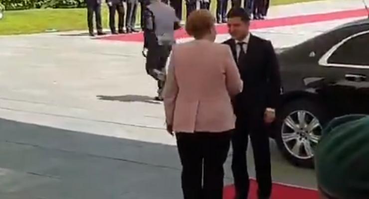 Президент Зеленский впервые встретился с Меркель