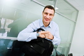 На сколько поднимут зарплату Кличко и местным чиновникам