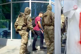 Силовики провели обыски в здании ГФС в Днепре: Опубликовано видео