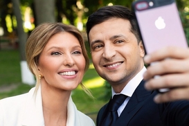 В августе Зеленский заработал меньше, чем его заместители