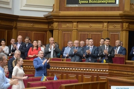 В Кабмине хотят значительно увеличить зарплату госслужащим