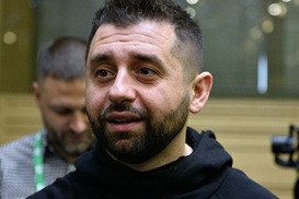 Стало известно, сколько зарабатывает Арахамия