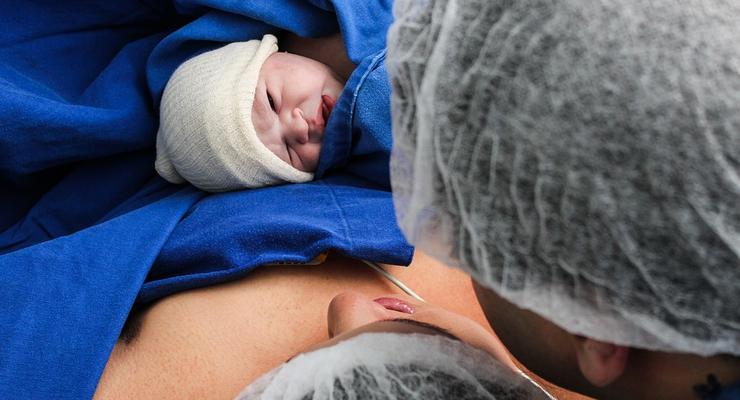 Е-малятко предоставляет сразу 10 услуг при рождении ребенка