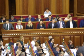 Около сорока нардепов обратились к премьер-министру с требованием уволить полицейского чиновника Михаила Банка