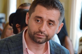 Каждый украинец из своего кармана платит за зеленый тариф - Арахамия