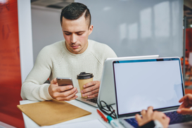 Украинцам могут закрывать банковские счета без их ведома: Подробности