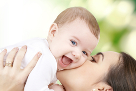 "Пакет малыша": Родители смогут выбирать между деньгами и набором