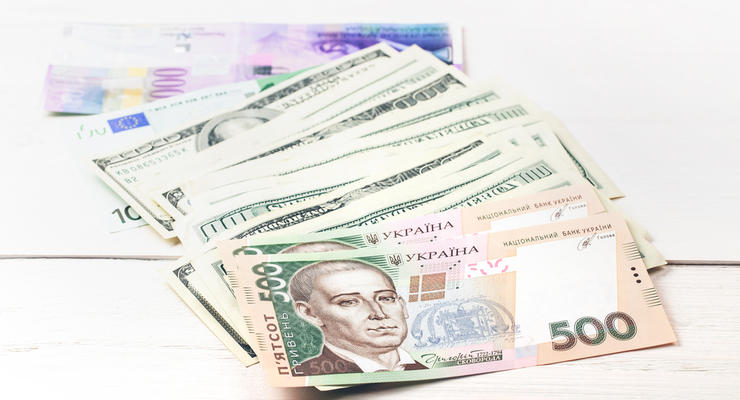 Украинцы значительно ухудшили ожидания по курсу доллара: Что случилось