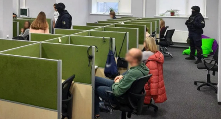 Нацполиция в офисе коллекторов-шантажистов / npu.gov.ua