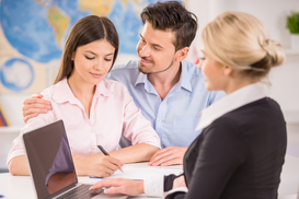 Туроператоры начали публиковать цены в гривне: Подробности