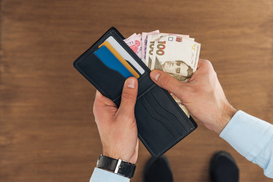 В Кабмине обещают украинцам зарплаты на уровне Польши: Когда ждать