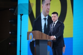 Повышение зарплат медикам и свое производство: Зеленский назвал плюсы пандемии