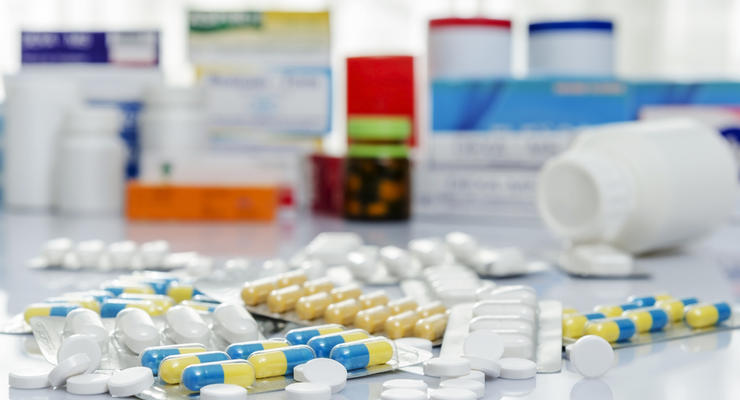 В Украине хотят запретить продажу лекарств детям