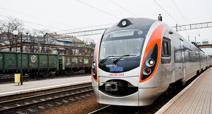 Укрзализныця к 8 марта запустила дополнительный поезд "Киев-Харьков"