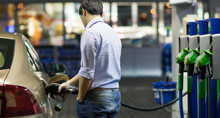 Цены на бензин в Украине продолжат расти, - эксперты
