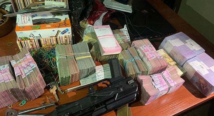 Возможную причастность налоговиков к работе черновицких конвертаторов должны расследовать в ГБР и НАБУ - эксперт