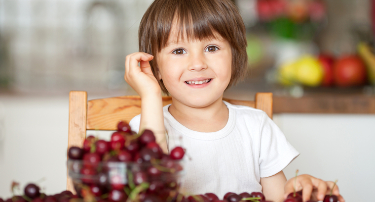 По аналогичным ценам на вишню можно купить и черешню / depositphotos