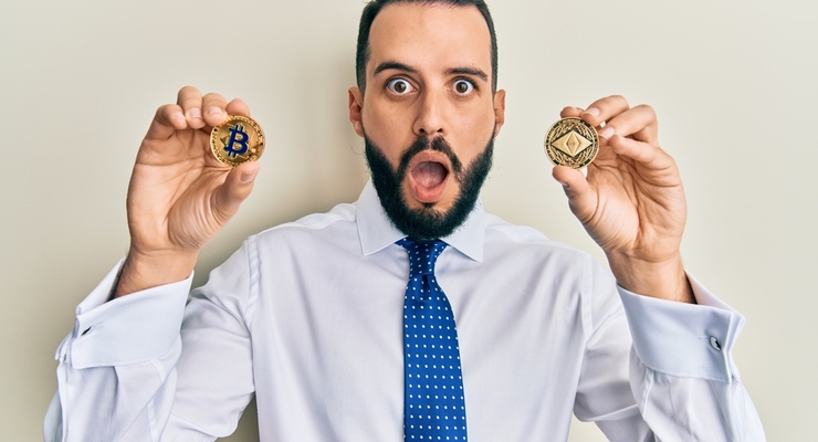 Скорость хеширования биткоина упал на 50% / depositphotos